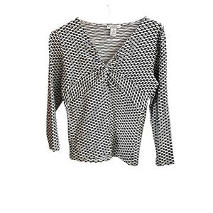 Beautiful print pullover Top /white/black